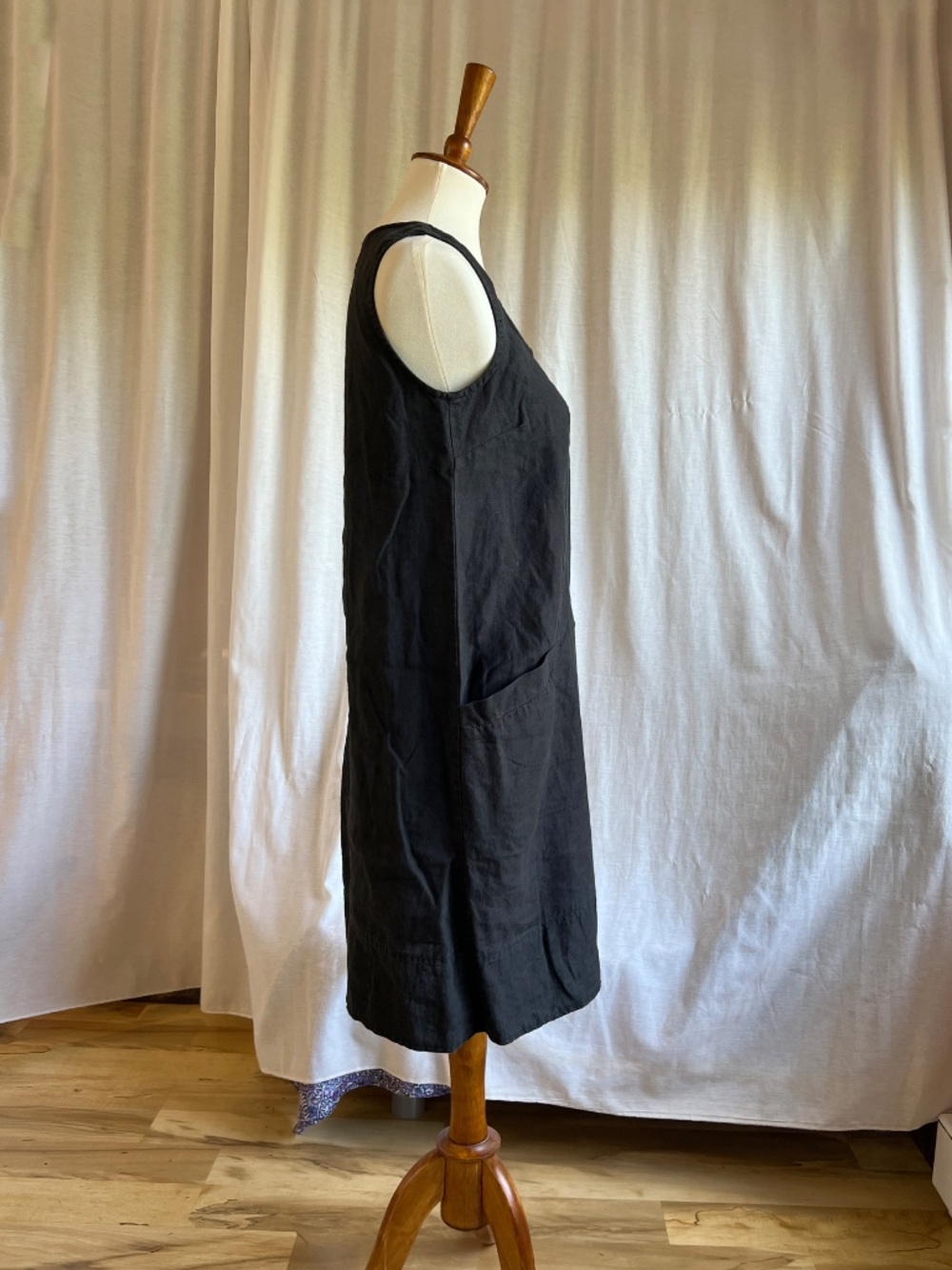 Eva|Tralala Black Sleeveless Linen Dress - Scoop Neck - Picture 4 of 7